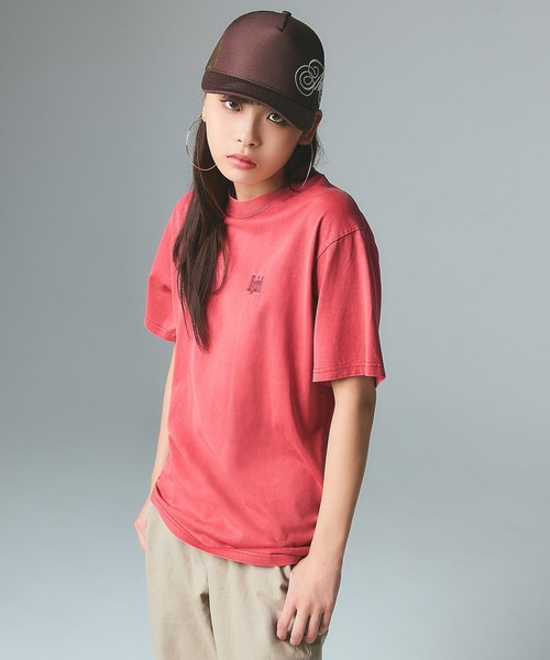X-girl(エックスガール)の「PIGMENT DYED HEART AND LOGO S/S TEE(Tシャツ/カットソー・レディース・ブラック/オリーブ/レッド・S/M/L/XL)」の14枚目の写真