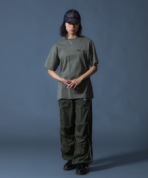 X-girl(エックスガール)の「PIGMENT DYED HEART AND LOGO S/S TEE(Tシャツ/カットソー・レディース・ブラック/オリーブ/レッド・S/M/L/XL)」の16枚目の写真