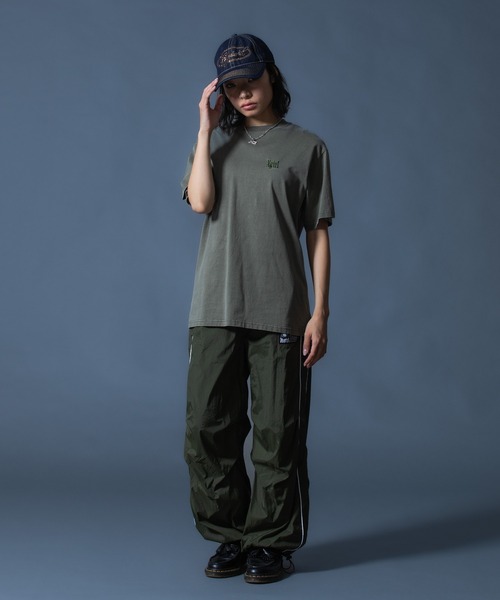 X-girl(エックスガール)の「PIGMENT DYED HEART AND LOGO S/S TEE(Tシャツ/カットソー・レディース・ブラック/オリーブ/レッド・S/M/L/XL)」の17枚目の写真