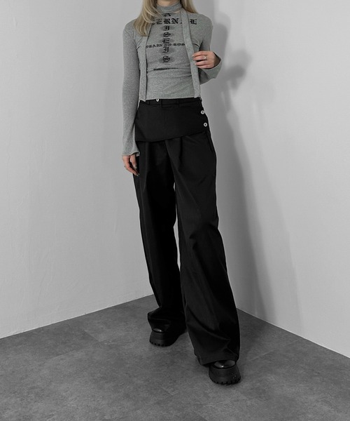 jiasecond.(ジアセカンド)の「【jiasecond.】ゴシックロゴデザイントップス / トップス カットソー Tシャツ 長袖 コンパクト オフショル ゴシック ロゴ シャーリング グレー ホワイト ZOZOTOWN限定(Tシャツ/カットソー・レディース・グレー/ホワイト・FREE)」の10枚目の写真