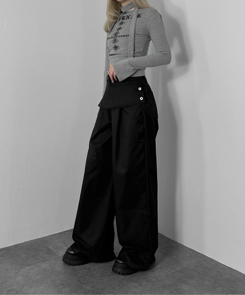 jiasecond.(ジアセカンド)の「【jiasecond.】ゴシックロゴデザイントップス / トップス カットソー Tシャツ 長袖 コンパクト オフショル ゴシック ロゴ シャーリング グレー ホワイト ZOZOTOWN限定(Tシャツ/カットソー・レディース・グレー/ホワイト・FREE)」の11枚目の写真