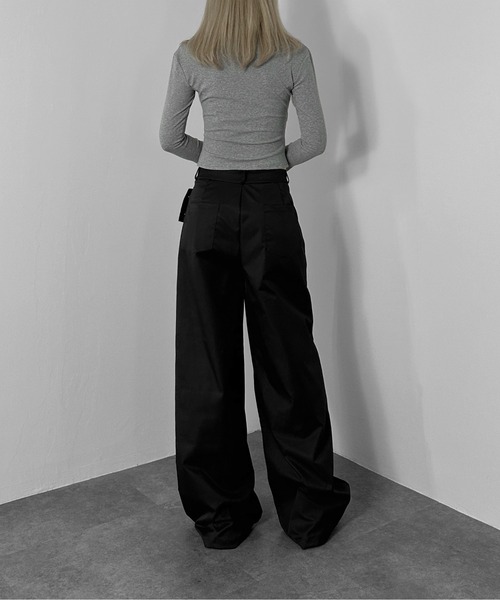 jiasecond.(ジアセカンド)の「【jiasecond.】ゴシックロゴデザイントップス / トップス カットソー Tシャツ 長袖 コンパクト オフショル ゴシック ロゴ シャーリング グレー ホワイト ZOZOTOWN限定(Tシャツ/カットソー・レディース・グレー/ホワイト・FREE)」の12枚目の写真