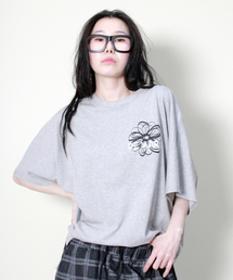 ミディアムフィット フレンチスリーブ チェストフラワー 半袖Tシャツ グレー