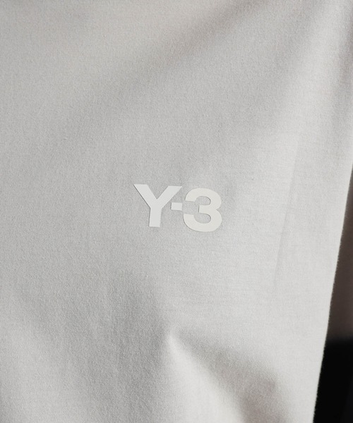 Y-3(ワイスリー)の「Y-3 DIPPED REGULAR SHORT SLEEVE TEE(Tシャツ/カットソー・メンズ・ライトブラウン・X-SMALL/XX-SMALL/LARGE/MEDIUM/SMALL/XX-LARGE/X-LARGE)」の5枚目の写真