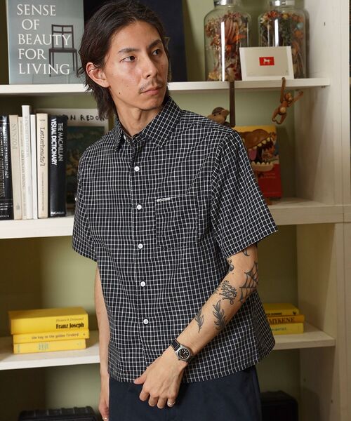 FFEIN(フェイン)の「【FFEIN(フェイン)】アソートワンポイント刺繍半袖チェックボックスシャツ / レギュラーカラー 刺繍 レイヤード ポケット(シャツ/ブラウス・メンズ・ブラック/ネイビー/ライトブルー/レッド/ホワイト/その他2・LARGE/MEDIUM/SMALL/X-SMALL)」の9枚目の写真