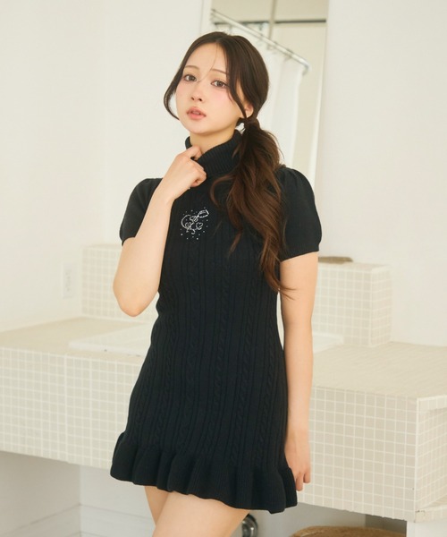 TITTY&CO.(ティティーアンドコー)の「ラメロゴケーブルニットワンピース(ワンピース・レディース・グレー/アイボリー/ブラック・FREE)」の20枚目の写真