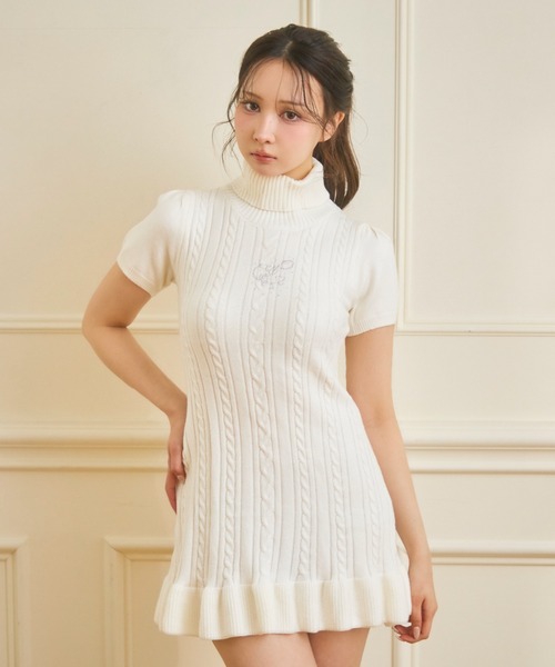 TITTY&CO.(ティティーアンドコー)の「ラメロゴケーブルニットワンピース(ワンピース・レディース・グレー/アイボリー/ブラック・FREE)」の5枚目の写真