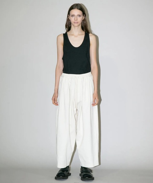 my beautiful landlet(マイビューティフルランドレット)の「【my beautiful landlet】COTTON & POLYESTER × SWEAT WIDE EASY PANTS(その他パンツ・メンズ・グリーン/ブラック/キナリ・1/2/0)」の5枚目の写真