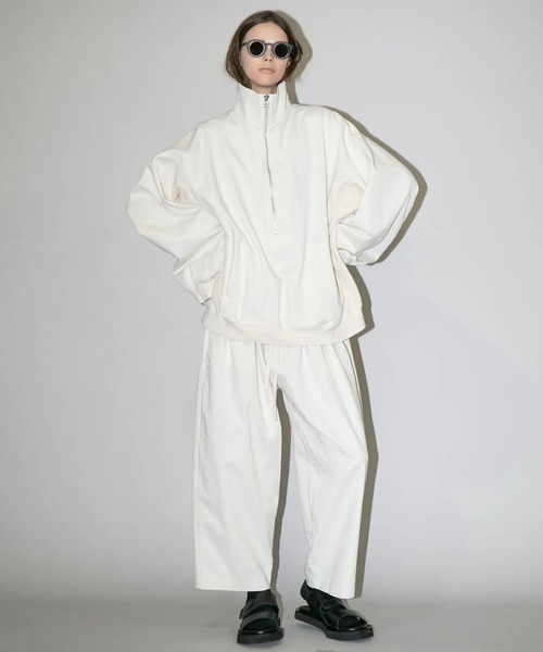 my beautiful landlet(マイビューティフルランドレット)の「【my beautiful landlet】COTTON & POLYESTER × SWEAT WIDE EASY PANTS(その他パンツ・メンズ・グリーン/ブラック/キナリ・1/2/0)」の6枚目の写真