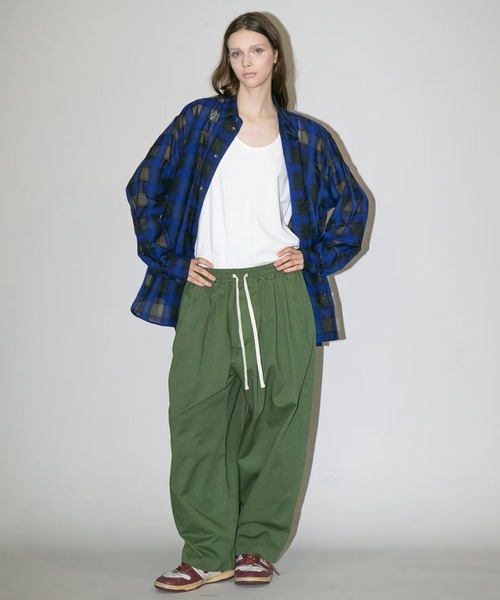 my beautiful landlet(マイビューティフルランドレット)の「【my beautiful landlet】COTTON & POLYESTER × SWEAT WIDE EASY PANTS(その他パンツ・メンズ・グリーン/ブラック/キナリ・1/2/0)」の20枚目の写真