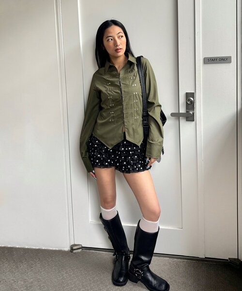 WHO'S WHO gallery(フーズフーギャラリー)の「ナポレオンコンパクトシャツ(シャツ/ブラウス・レディース・ホワイト/ネイビー/ブラック/カーキ・FREE)」の11枚目の写真