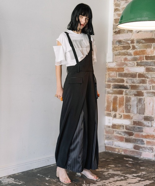 AULA AILA（アウラアイラ）の「タックアシンメトリーサロペット（サロペット/オーバーオール・レディース・グレイッシュベージュ/ブラック/グレー・1/0）」の2枚目の写真