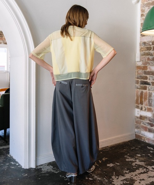 AULA AILA（アウラアイラ）の「タックアシンメトリーサロペット（サロペット/オーバーオール・レディース・グレイッシュベージュ/ブラック/グレー・1/0）」の8枚目の写真