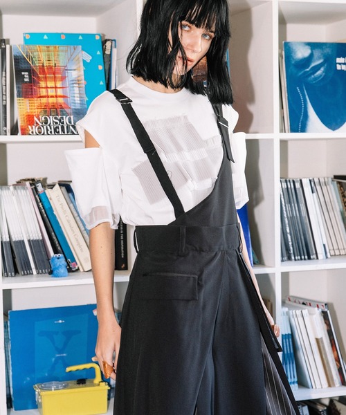 AULA AILA（アウラアイラ）の「タックアシンメトリーサロペット（サロペット/オーバーオール・レディース・グレイッシュベージュ/ブラック/グレー・1/0）」の11枚目の写真