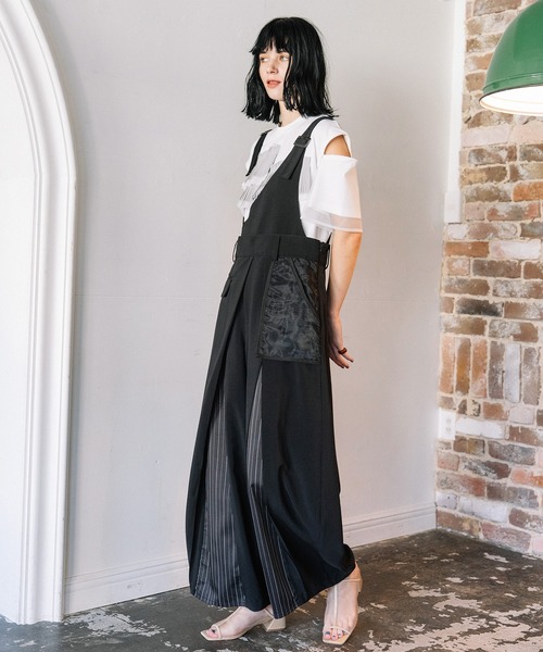 AULA AILA（アウラアイラ）の「タックアシンメトリーサロペット（サロペット/オーバーオール・レディース・グレイッシュベージュ/ブラック/グレー・1/0）」の13枚目の写真