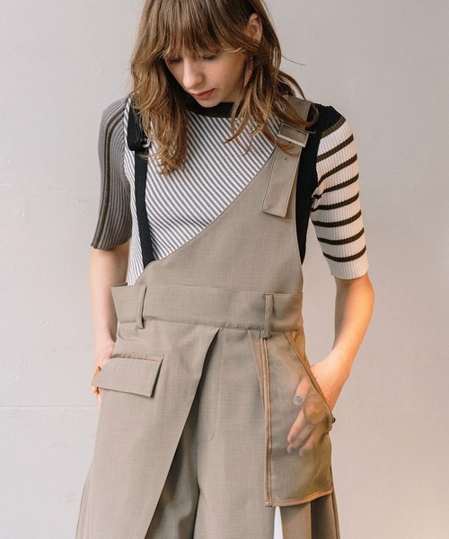 AULA AILA（アウラアイラ）の「タックアシンメトリーサロペット（サロペット/オーバーオール・レディース・グレイッシュベージュ/ブラック/グレー・1/0）」の17枚目の写真