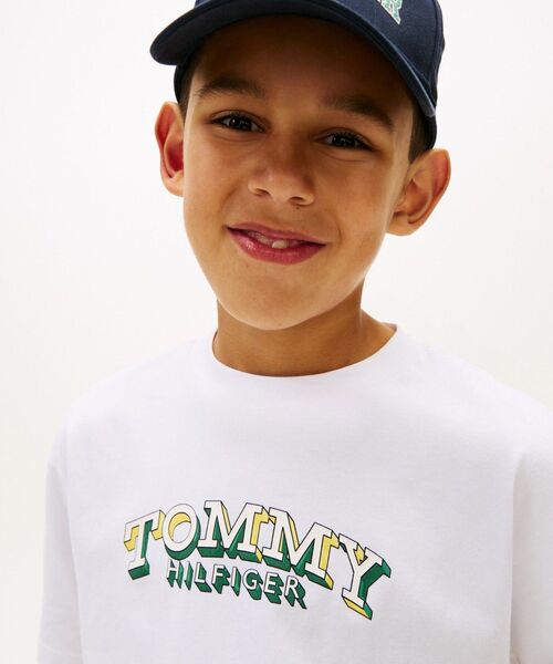 TOMMY HILFIGER（トミーヒルフィガー）の「BOYS 3DグラフィックTシャツ（Tシャツ/カットソー・キッズ・グリーン/イエロー/マルチ・140cm/130cm/150cm/160cm）」の4枚目の写真