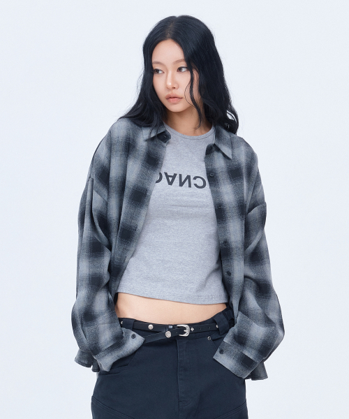 DAUSPICE（ディーオスピス）の「(DUC) Logo ombre checkshirt Black（シャツ/ブラウス・レディース・ブラック・ONE SIZE）」の2枚目の写真
