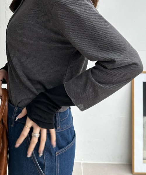 umune(ウムネ)の「カットソー 長袖 ヘンリーネック ワッフル生地 レイヤード セット アンサンブル 重ね着風 リブ仕様 カジュアル トップス 秋 冬(Tシャツ/カットソー・レディース・オフホワイト/グレー/テラコッタ・FREE)」の17枚目の写真