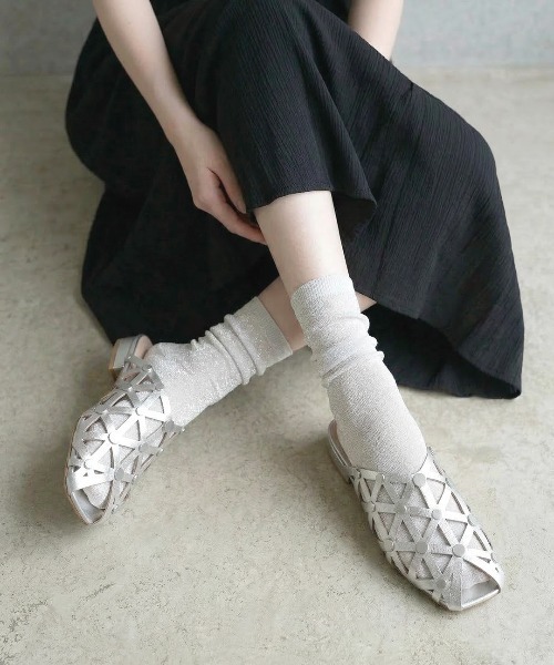 ASH(アッシュ)の「アッシュ【BONE】スタッズフラットミュール メッシュ サンダル 2cmヒール(パンプス・レディース・シルバー/ブラック・38/37/36/35)」の1枚目の写真