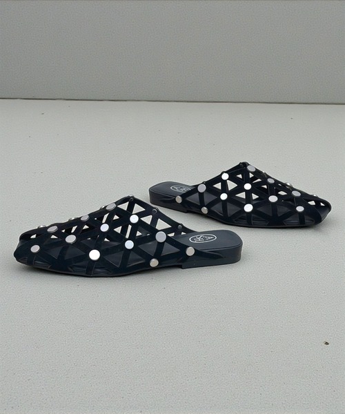 ASH(アッシュ)の「アッシュ【BONE】スタッズフラットミュール メッシュ サンダル 2cmヒール(パンプス・レディース・シルバー/ブラック・38/37/36/35)」の2枚目の写真