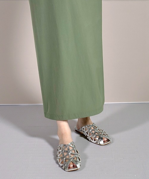 ASH(アッシュ)の「アッシュ【BONE】スタッズフラットミュール メッシュ サンダル 2cmヒール(パンプス・レディース・シルバー/ブラック・38/37/36/35)」の20枚目の写真