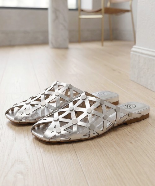 ASH(アッシュ)の「アッシュ【BONE】スタッズフラットミュール メッシュ サンダル 2cmヒール(パンプス・レディース・シルバー/ブラック・38/37/36/35)」の22枚目の写真