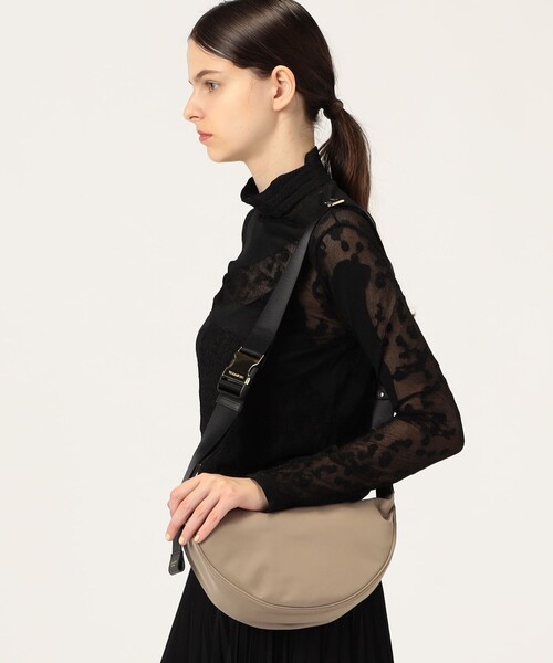 VIOLAd'ORO（ヴィオラドーロ）の「VIOLAd'ORO BIANCA ナイロンボディバッグ（ショルダーバッグ・レディース・ベージュ/レッド/カーキ・FREE）」の20枚目の写真