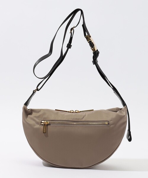 VIOLAd'ORO（ヴィオラドーロ）の「VIOLAd'ORO BIANCA ナイロンボディバッグ（ショルダーバッグ・レディース・ベージュ/レッド/カーキ・FREE）」の18枚目の写真