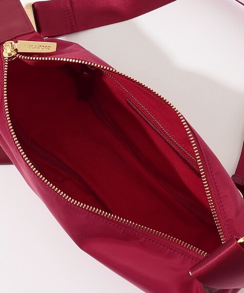 VIOLAd'ORO（ヴィオラドーロ）の「VIOLAd'ORO BIANCA ナイロンボディバッグ（ショルダーバッグ・レディース・ベージュ/レッド/カーキ・FREE）」の9枚目の写真