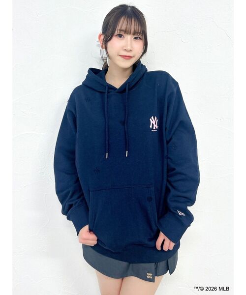 dazzlin（ダズリン）の「【MLB × New Era × dazzlin】ミニロゴアートフーディ（パーカー・レディース・グレー/アイボリー/ネイビー・LARGE）」の13枚目の写真