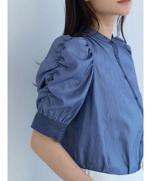 TONAL（トーナル）の「チンツギャザースリーブシャツ（シャツ/ブラウス・レディース・インディゴブルー/ピンク/ベージュ・MEDIUM）」の7枚目の写真