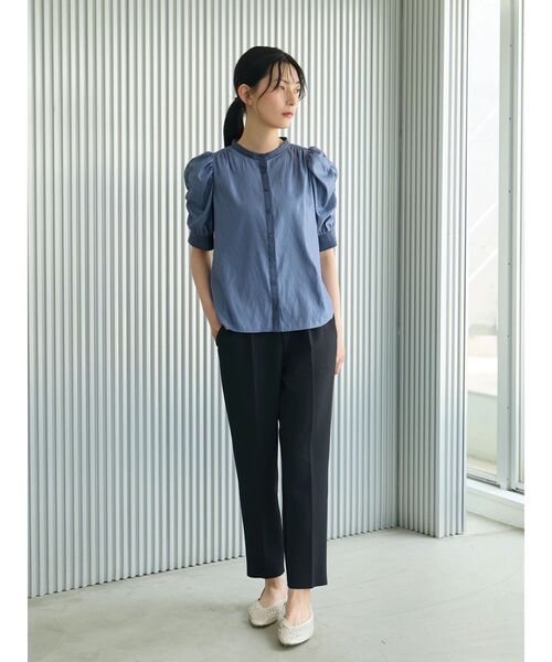 TONAL（トーナル）の「チンツギャザースリーブシャツ（シャツ/ブラウス・レディース・インディゴブルー/ピンク/ベージュ・MEDIUM）」の12枚目の写真