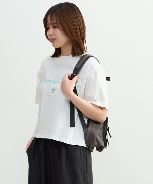 CONVERSE TOKYO(コンバーストウキョウ)の「LOGO EMBROIDERED TEE(Tシャツ/カットソー・レディース・ベージュ/ホワイト・FREE)」の3枚目の写真