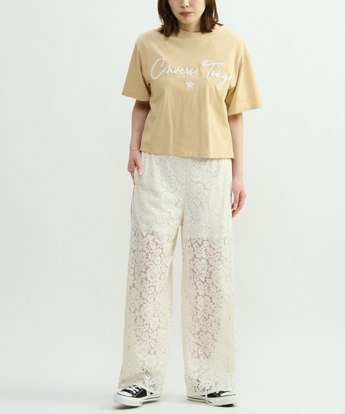 CONVERSE TOKYO(コンバーストウキョウ)の「LOGO EMBROIDERED TEE(Tシャツ/カットソー・レディース・ベージュ/ホワイト・FREE)」の8枚目の写真