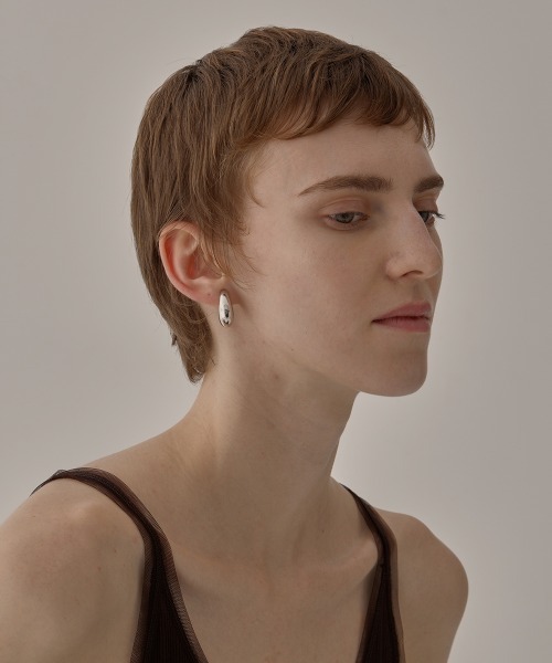 AFFECT（アフェクト）の「Impact “Form” Earring（イヤリング・レディース・ゴールド/シルバー・FREE）」の5枚目の写真