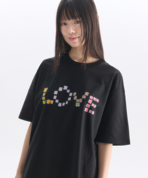 ambler(エムブラー)の「クレヨンラブ グラフィック 半袖Tシャツ AS1302 (ブラック)(Tシャツ/カットソー・レディース・その他・FREE/SMALL/MEDIUM)」の1枚目の写真