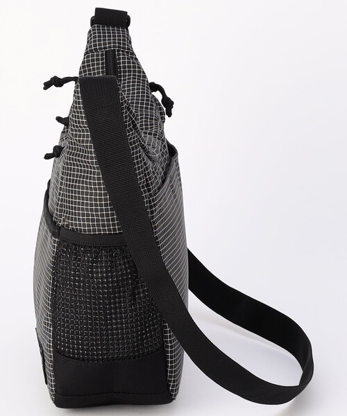 COLEMAN（コールマン）の「Coleman/コールマン COOL SHOULDER SM/クールショルダー（ショルダーバッグ・メンズ・ブラック/ベージュ/その他9・ONE SIZE）」の4枚目の写真