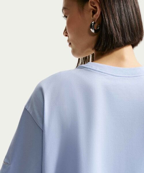 NIKE(ナイキ)の「ナイキ スポーツウェア ウィメンズ オーバーサイズド Tシャツ / Nike Sportswear Women's Oversized T-Shirt IR6969-407 Hydrogen Blue(Tシャツ/カットソー・レディース・クリアブルー・XS/XL/M/L/S)」の7枚目の写真