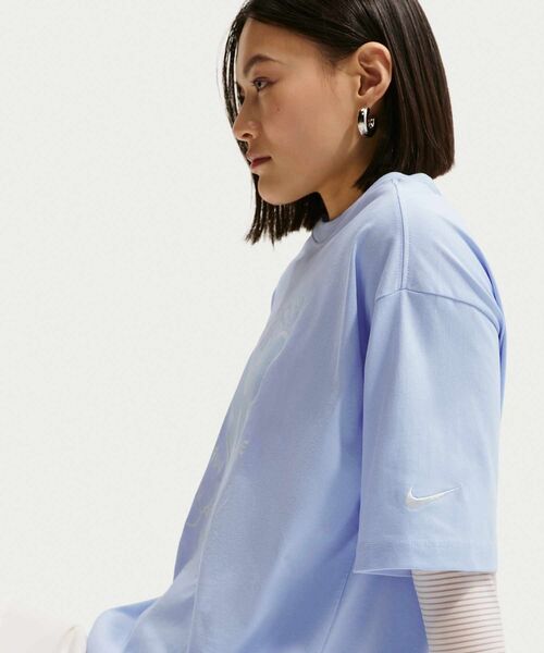 NIKE(ナイキ)の「ナイキ スポーツウェア ウィメンズ オーバーサイズド Tシャツ / Nike Sportswear Women's Oversized T-Shirt IR6969-407 Hydrogen Blue(Tシャツ/カットソー・レディース・クリアブルー・XS/XL/M/L/S)」の8枚目の写真
