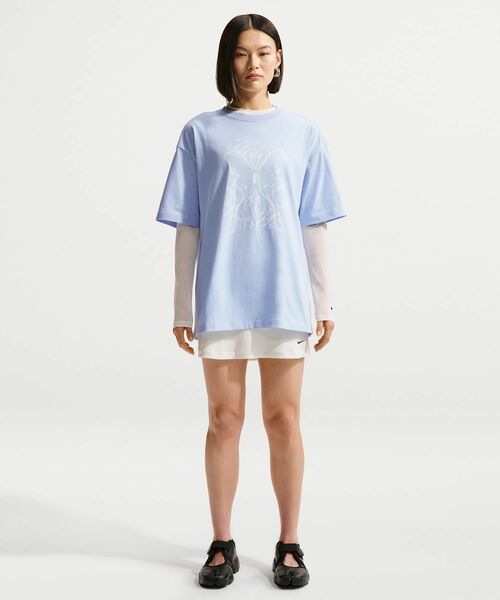 NIKE(ナイキ)の「ナイキ スポーツウェア ウィメンズ オーバーサイズド Tシャツ / Nike Sportswear Women's Oversized T-Shirt IR6969-407 Hydrogen Blue(Tシャツ/カットソー・レディース・クリアブルー・XS/XL/M/L/S)」の9枚目の写真