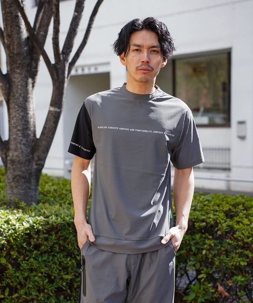LUXE/R GOLF(ラグジュ ゴルフ)の「(RM)【LUXE/R GOLF】ストレッチ スムース ロゴ ハイネック バイカラー Tシャツ(Tシャツ/カットソー・メンズ・ネイビー/チャコールグレー/ブラック/ホワイト・X-LARGE/LARGE/MEDIUM)」の1枚目の写真