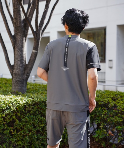 LUXE/R GOLF(ラグジュ ゴルフ)の「(RM)【LUXE/R GOLF】ストレッチ スムース ロゴ ハイネック バイカラー Tシャツ(Tシャツ/カットソー・メンズ・ネイビー/チャコールグレー/ブラック/ホワイト・X-LARGE/LARGE/MEDIUM)」の7枚目の写真