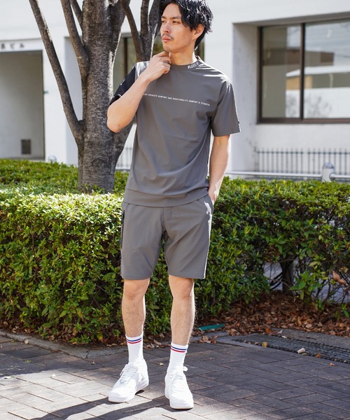 LUXE/R GOLF(ラグジュ ゴルフ)の「(RM)【LUXE/R GOLF】ストレッチ スムース ロゴ ハイネック バイカラー Tシャツ(Tシャツ/カットソー・メンズ・ネイビー/チャコールグレー/ブラック/ホワイト・X-LARGE/LARGE/MEDIUM)」の11枚目の写真