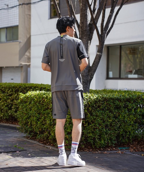 LUXE/R GOLF(ラグジュ ゴルフ)の「(RM)【LUXE/R GOLF】ストレッチ スムース ロゴ ハイネック バイカラー Tシャツ(Tシャツ/カットソー・メンズ・ネイビー/チャコールグレー/ブラック/ホワイト・X-LARGE/LARGE/MEDIUM)」の16枚目の写真