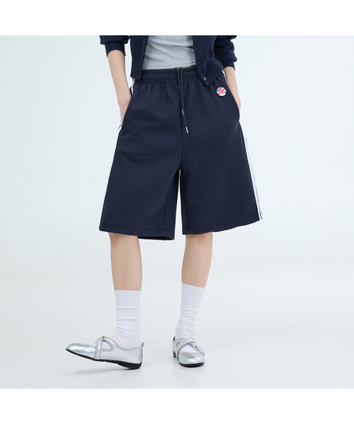 PORTERNA(ポルテナ)の「TRACK LINE BERMUDA SWEAT SHORTS-2COLOR(その他パンツ・レディース・ネイビー/ホワイト・OS)」の1枚目の写真