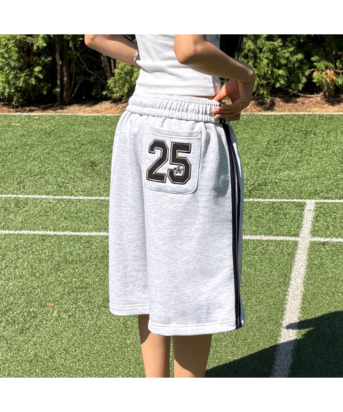PORTERNA(ポルテナ)の「TRACK LINE BERMUDA SWEAT SHORTS-2COLOR(その他パンツ・レディース・ネイビー/ホワイト・OS)」の2枚目の写真