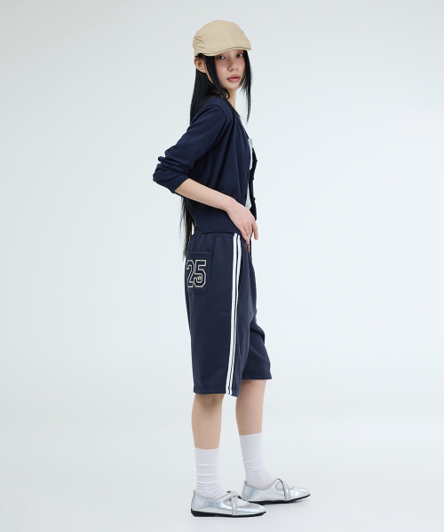 PORTERNA(ポルテナ)の「TRACK LINE BERMUDA SWEAT SHORTS-2COLOR(その他パンツ・レディース・ネイビー/ホワイト・OS)」の19枚目の写真