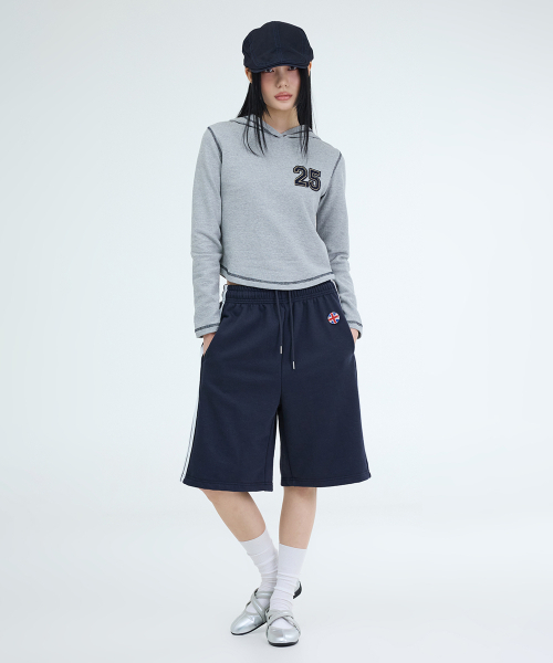 PORTERNA(ポルテナ)の「TRACK LINE BERMUDA SWEAT SHORTS-2COLOR(その他パンツ・レディース・ネイビー/ホワイト・OS)」の3枚目の写真