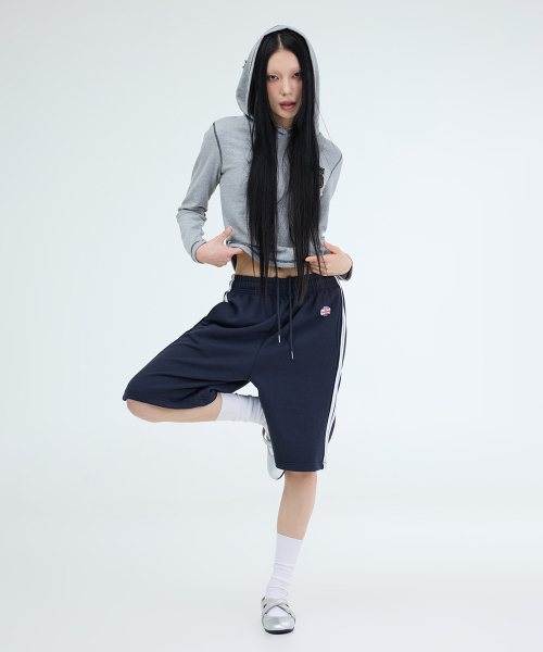 PORTERNA(ポルテナ)の「TRACK LINE BERMUDA SWEAT SHORTS-2COLOR(その他パンツ・レディース・ネイビー/ホワイト・OS)」の8枚目の写真